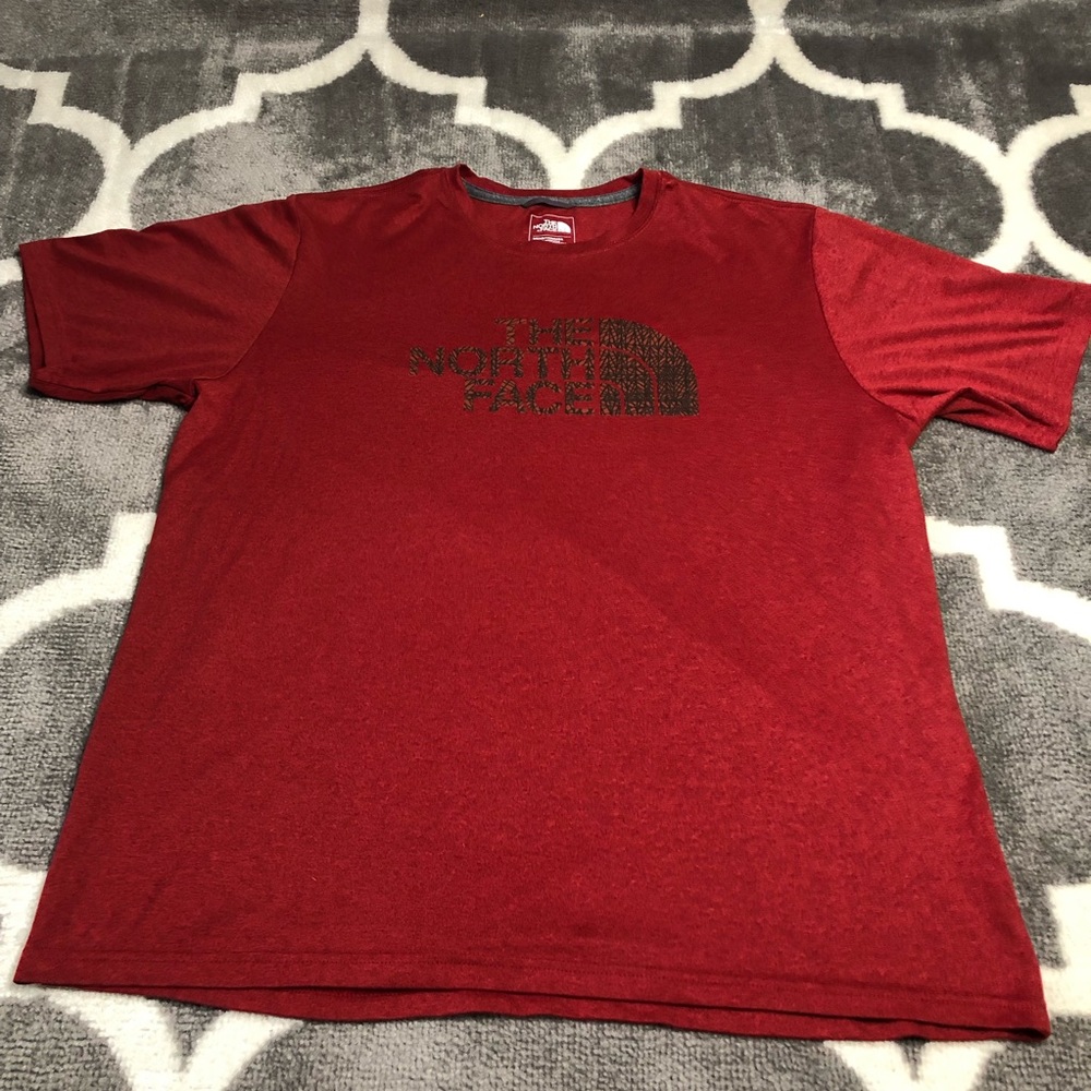 North Face Tshirt Mens Large Red Flashdry Athletic Workout Shirt Like New
